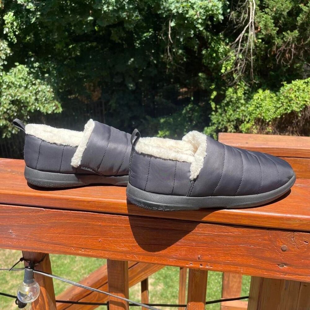 Vionic Women's 7 Black Orthopedic Arch Support Fur lined Slippers